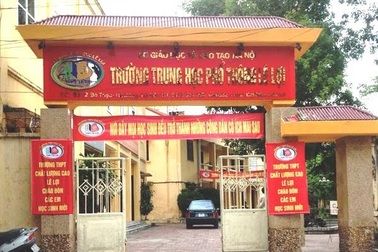 Buộc thôi học 10 ngày với nữ sinh xúc phạm giáo viên trên facebook