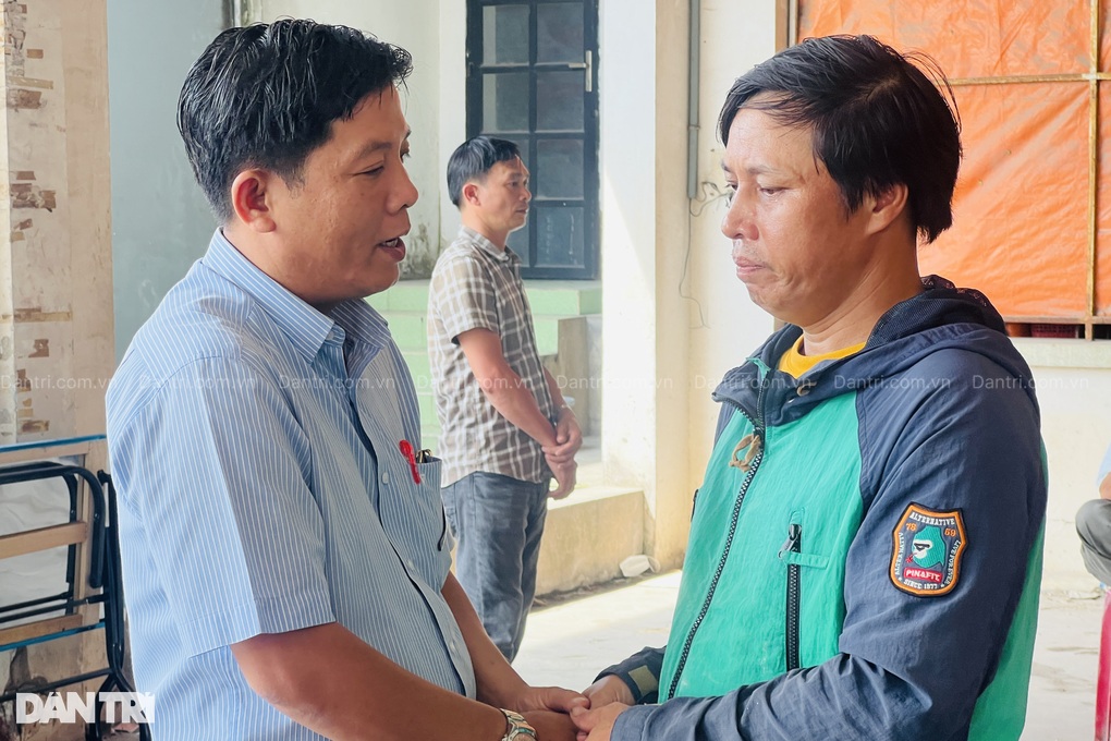 Người thợ hồ xin hòm làm đám tang cho con gái bị tai nạn ở Bình Dương - 1 Người thợ hồ xin hòm làm đám tang cho con gái bị tai nạn ở Bình Dương - 1