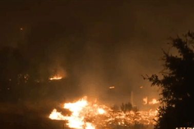 Cháy rừng kinh hoàng tại Mỹ, ít nhất 10 người chết