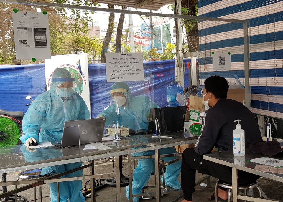 Khoảng 3% lượt người tại các bệnh viện thuộc nhóm nguy cơ nhiễm SARS-CoV-2 - 3 Khoảng 3% lượt người tại các bệnh viện thuộc nhóm nguy cơ nhiễm SARS-CoV-2 - 3