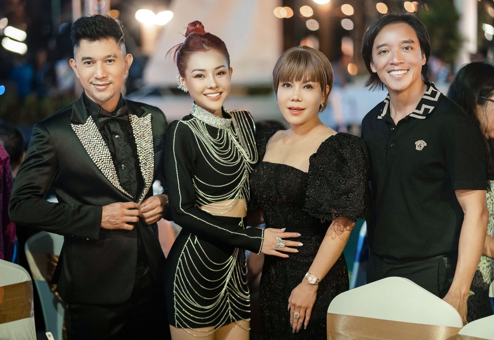 Lương Bằng Quang mong sớm tổ chức đám cưới với Ngân 98 - 9 Lương Bằng Quang mong sớm tổ chức đám cưới với Ngân 98 - 9