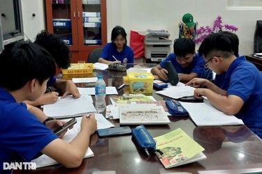 Bác sĩ được mở phòng khám riêng, sao giáo viên không được dạy thêm?