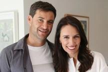 Nữ Thủ tướng New Zealand hoãn đám cưới vì siêu biến chủng Omicron