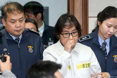 Tấn bi kịch Park Geun-hye: "Pháp sư" Choi Soon-sil