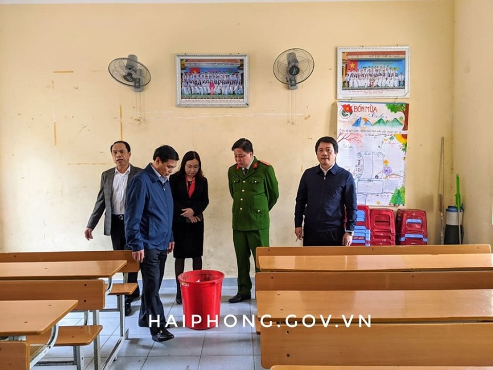 Lơ là công tác phòng chống virus Corona, hiệu trưởng một trường THPT bị yêu cầu điều chuyển công tác - 1 Lơ là công tác phòng chống virus Corona, hiệu trưởng một trường THPT bị yêu cầu điều chuyển công tác - 1