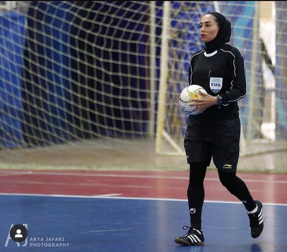 Vẻ đẹp ấn tượng nữ trọng tài bắt trận đấu của futsal Việt Nam - 7 Vẻ đẹp ấn tượng nữ trọng tài bắt trận đấu của futsal Việt Nam - 7