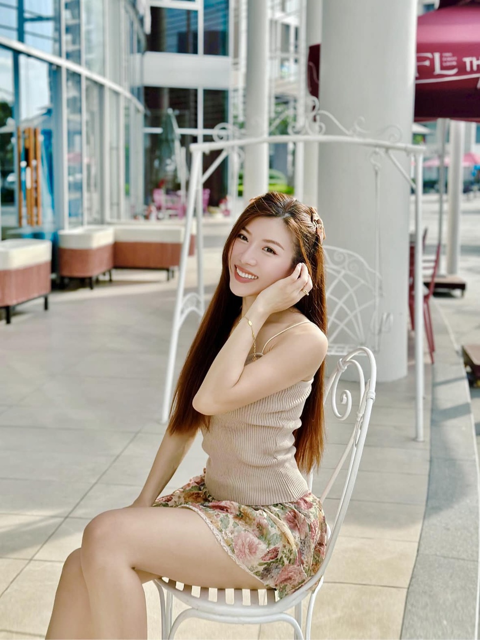 Chị đẹp Trang Pháp: Từng bỏ du học Bỉ, nói gì về tin đồn gia thế khủng? - 6 Chị đẹp Trang Pháp: Từng bỏ du học Bỉ, nói gì về tin đồn gia thế khủng? - 6