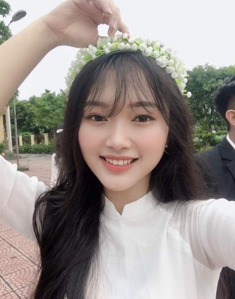 Nữ sinh xinh đẹp đạt tới 3 điểm 10 tốt nghiệp THPT: “Em không học thêm” - 1 Nữ sinh xinh đẹp đạt tới 3 điểm 10 tốt nghiệp THPT: “Em không học thêm” - 1
