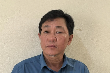 Tạm giữ người đàn ông say rượu, đập phá đồ đạc, chửi bới bố đẻ