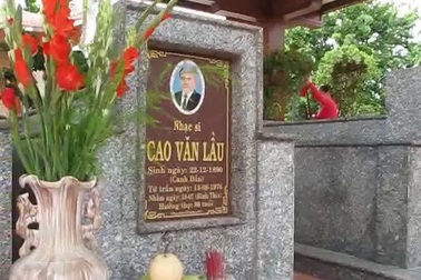 Video: Lễ thắp hương và bản "Dạ cổ hoài lang" bất hủ của cố nhạc sĩ Cao Văn Lầu.