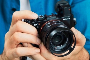 Top 10 máy ảnh chụp đẹp nhất thiếu vắng thương hiệu Canon