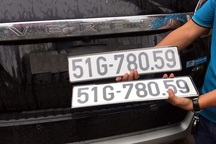 Có được lắp cả hai biển dài cho ô tô?