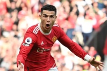 C.Ronaldo nhận núi tiền sau cú hat-trick giúp Man Utd thắng nghẹt thở