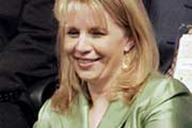 Con gái Dick Cheney quản lý quỹ lật đổ chính phủ Iran