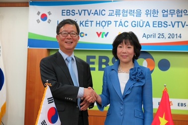 Bị đồn “hậu thuẫn” cho đề án máy tính bảng, Tổng giám đốc AIC lên tiếng