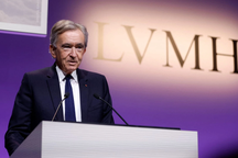 Người giàu nhất châu Âu bị điều tra vì giao dịch với doanh nhân Nga