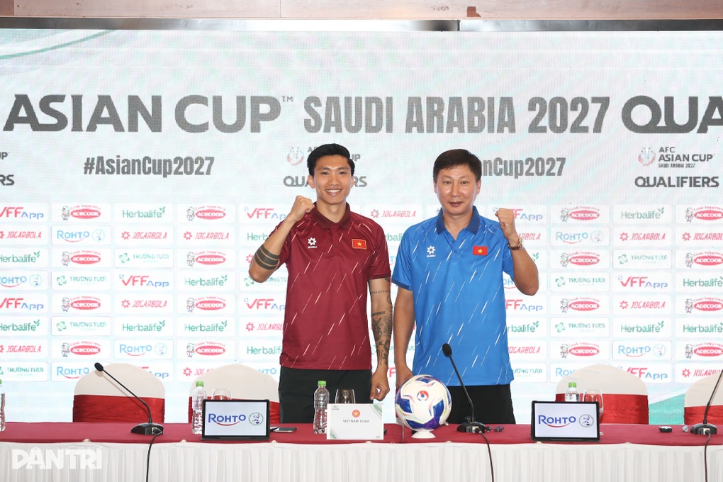 HLV Kim Sang Sik: Ưu tiên Asian Cup, nhưng thắng Malaysia vẫn là mục tiêu - 2