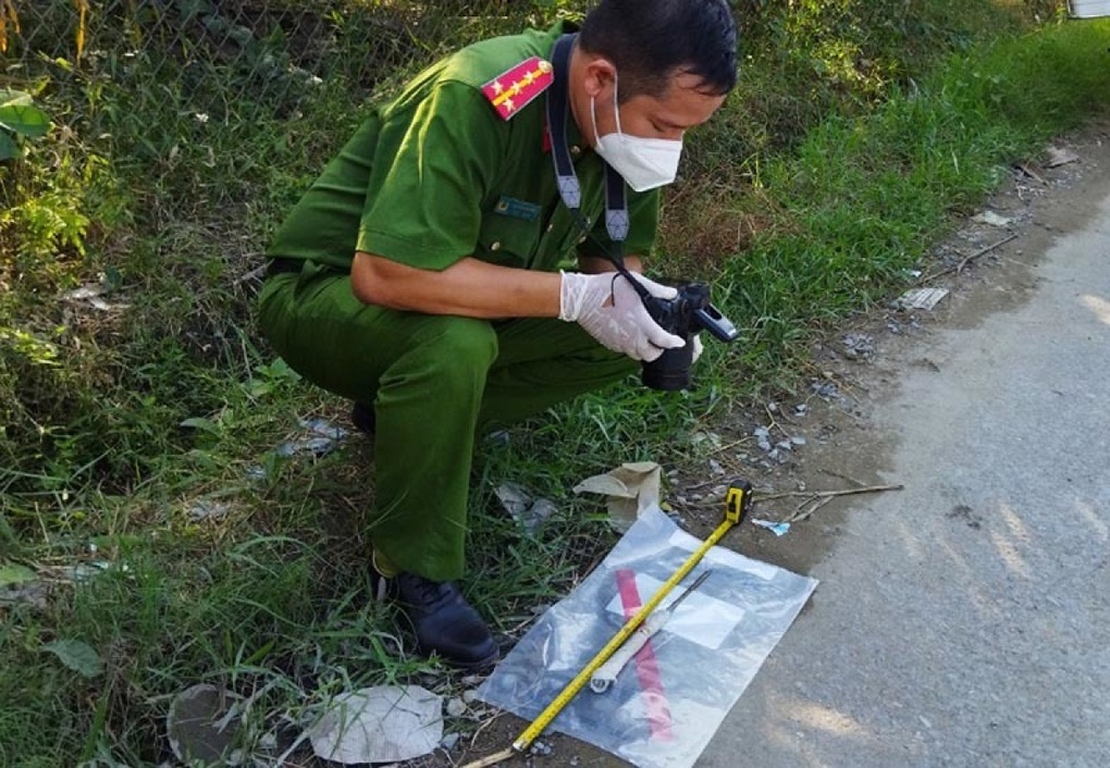 Em chém anh trai tử vong rồi dùng điện tự tử - 1 Em chém anh trai tử vong rồi dùng điện tự tử - 1