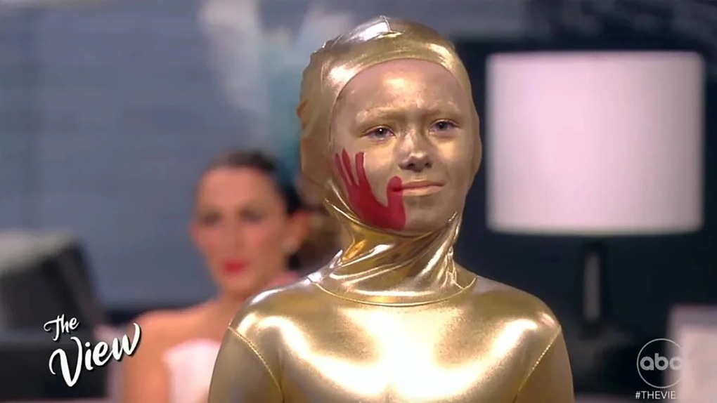 Sau Halloween, sao nào bị chỉ trích vì hóa trang vô duyên? - 5