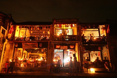 Vẻ đẹp Hội An trong ánh “đèn dầu”