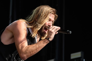 Tay trống của Foo Fighters qua đời với quả tim nặng gấp đôi người thường