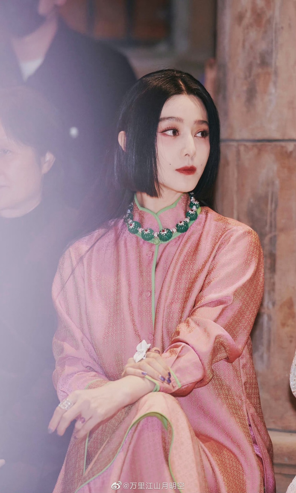 Kiểu tóc lạ mắt tôn thần thái cuốn hút của Phạm Băng Băng - 1 Kiểu tóc lạ mắt tôn thần thái cuốn hút của Phạm Băng Băng - 1