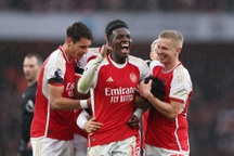 Arsenal thắng "5 sao" trước đội bét bảng Sheffield Utd