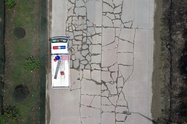 Cận cảnh tuyến quốc lộ chi chít "miếng vá" ở Quảng Ngãi