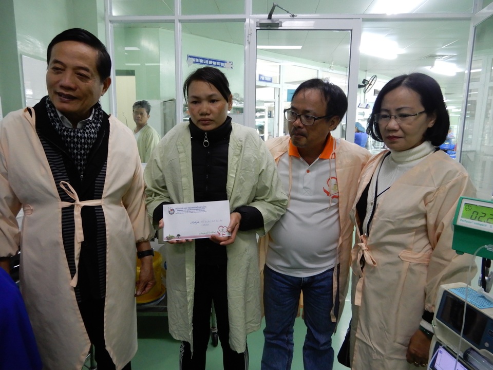 Những người làm báo giúp đỡ cậu bé 8 tuổi tính mạng đang nguy kịch - 1 Những người làm báo giúp đỡ cậu bé 8 tuổi tính mạng đang nguy kịch - 1