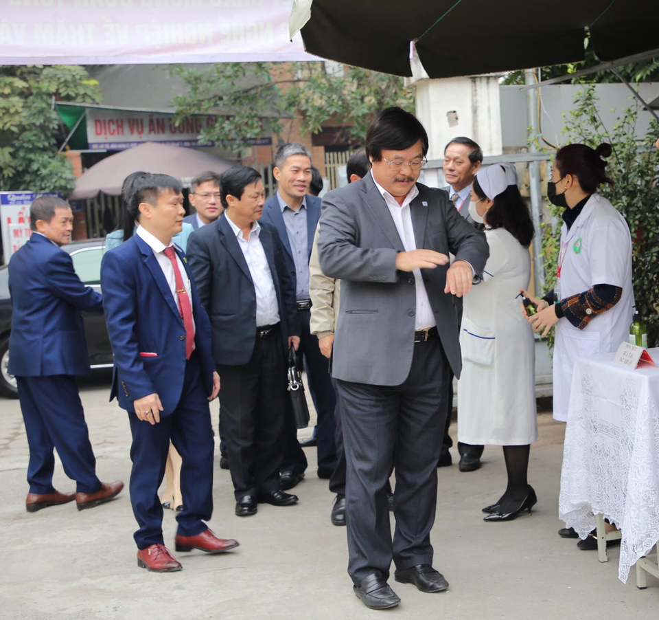 Tổng cục Giáo dục nghề nghiệp đến thăm và làm việc tại Trường Cao đẳng Công thương Việt Nam - 1 Tổng cục Giáo dục nghề nghiệp đến thăm và làm việc tại Trường Cao đẳng Công thương Việt Nam - 1