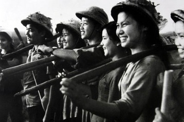 Nhớ mãi bóng hình em - những cô gái mở đường