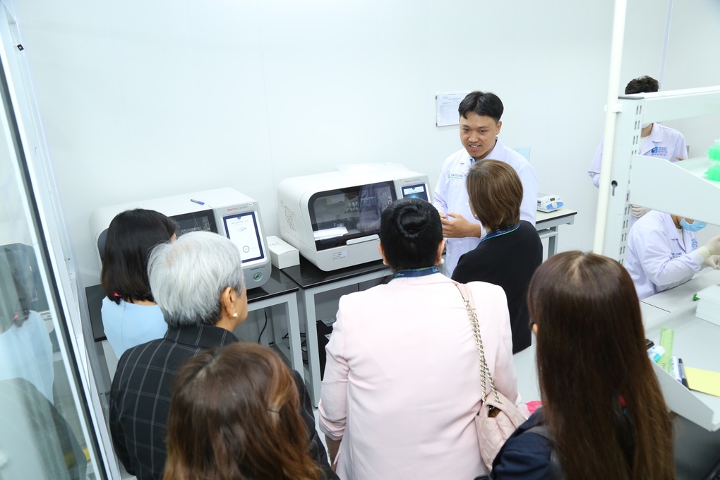 Kết hợp tư vấn di truyền và hỗ trợ thai phụ làm xét nghiệm NIPT triSure - 3 Kết hợp tư vấn di truyền và hỗ trợ thai phụ làm xét nghiệm NIPT triSure - 3