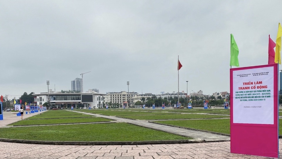 “Người đi tìm hình của nước” đoạt giải Nhất cuộc thi sáng tác tranh cổ động - 2