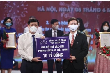 Tập đoàn BRG cùng SeABank ủng hộ 20 tỷ đồng cho Quỹ vắc xin phòng, chống Covid 19