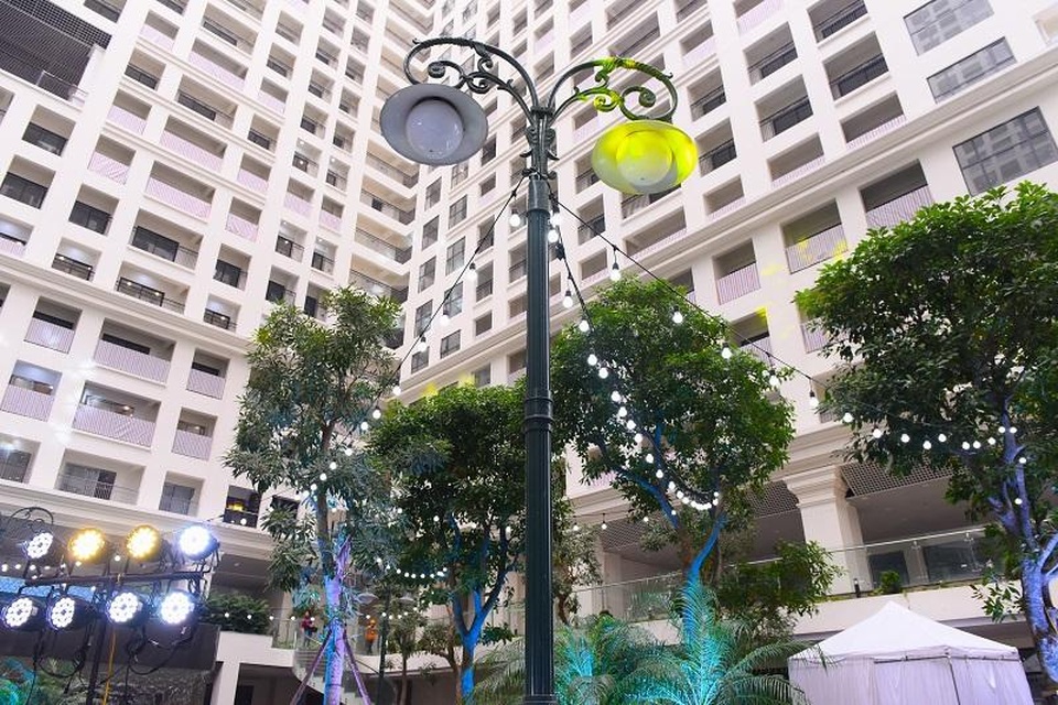 Lạc bước vào khu vườn đậm chất châu Âu trong lòng Hà Nội yên bình - 4