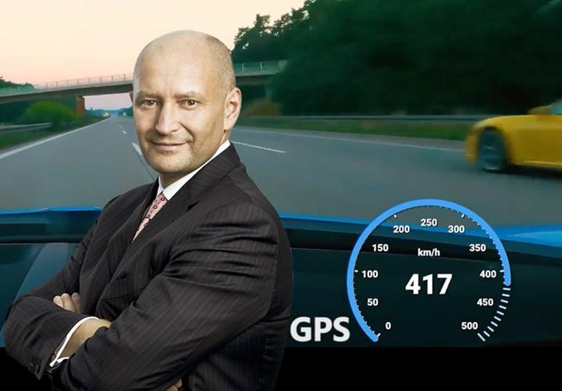 Lái siêu xe chạy 417 km/h trên đường Autobahn, triệu phú đối diện án tù - 1 Lái siêu xe chạy 417 km/h trên đường Autobahn, triệu phú đối diện án tù - 1