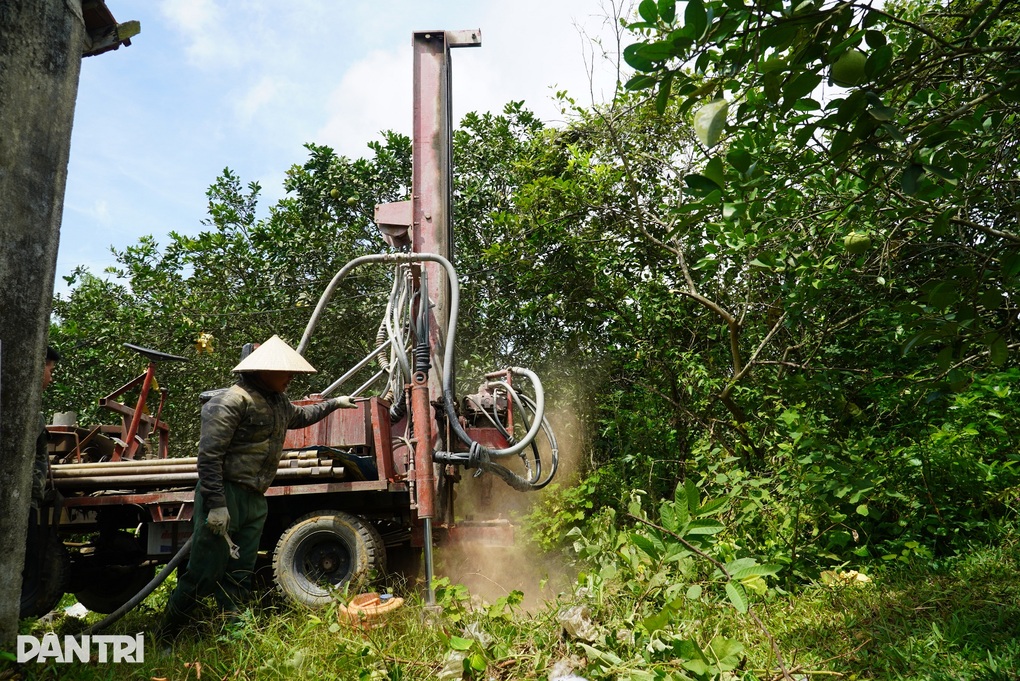 Chi hàng chục triệu đồng đào ao, khoan giếng chống hạn cho cây đặc sản - 3 Chi hàng chục triệu đồng đào ao, khoan giếng chống hạn cho cây đặc sản - 3