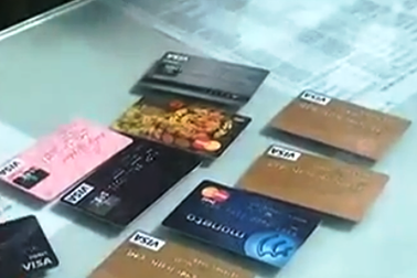 Chiếm đoạt hàng tỷ đồng bằng thủ đoạn buôn bán thông tin thẻ tín dụng 