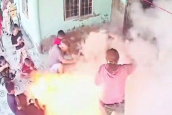 Nổ bình gas mini khi gia đình 15 người đang quây quần ăn lẩu