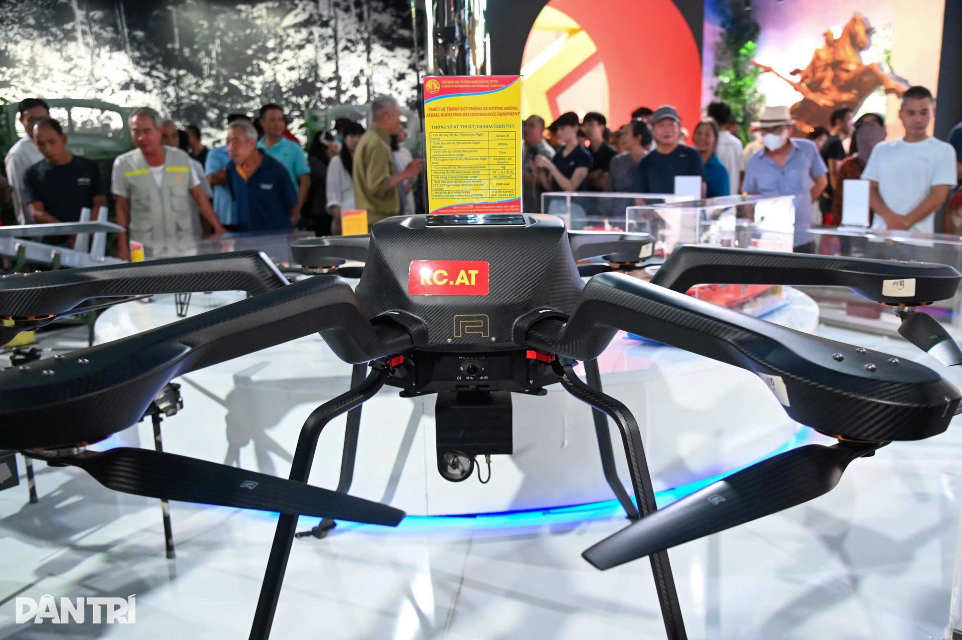 Đa dạng các loại drone công nghệ cao tại triển lãm 80 năm - 4 Đa dạng các loại drone công nghệ cao tại triển lãm 80 năm - 4
