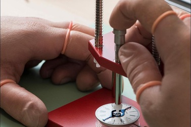 Chế tác đồng hồ nghệ thuật Speake-Marin Velsheda Gothic