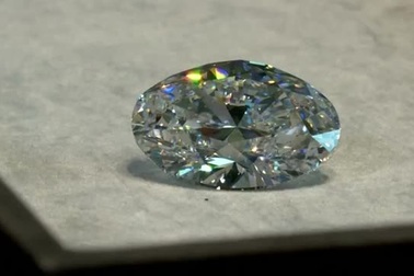 Viên kim cương hoàn hảo hiếm có “không tỳ vết” giá 11 triệu USD