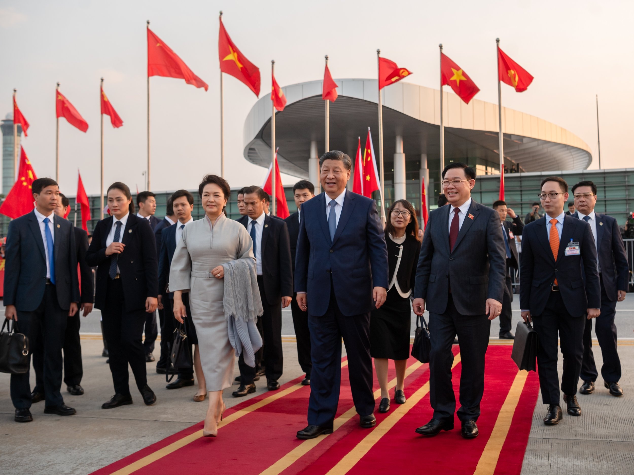 Chủ tịch Quốc hội thăm Trung Quốc: Cụ thể hóa 6 phương hướng hợp tác lớn - 4