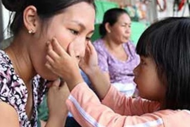 Trao nhầm con: Tờ giấy ADN lạnh lùng và những cuộc hội ngộ tréo ngoe