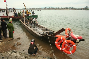 Tổng bí thư và Thủ tướng Chính phủ chia buồn với các gia đình người bị nạn