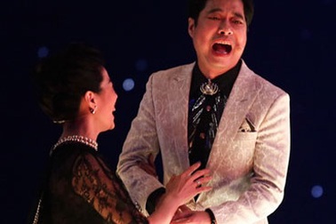 Quang Lê "cãi nhau" với Ngọc Sơn ngay trên sân khấu