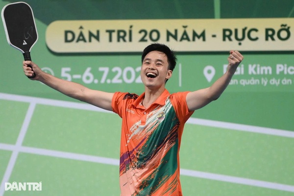 Rực rỡ các trận cầu đinh ngày thi đấu thứ 2 giải pickleball báo Dân trí