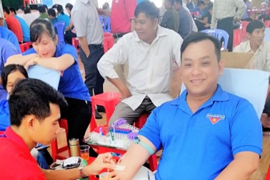 Thầy giáo trường làng 33 lần hiến máu