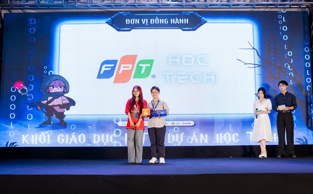 Gần 200 sinh viên tranh tài lập trình tại cuộc thi CodeFest 2025 - 5 Gần 200 sinh viên tranh tài lập trình tại cuộc thi CodeFest 2025 - 5
