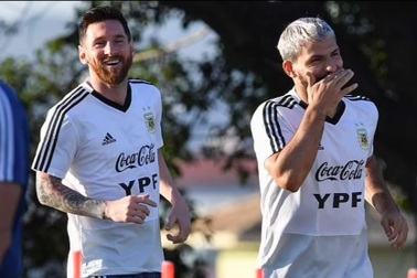 Messi nhận tin vui khi Sergio Aguero đồng ý gia nhập Barcelona